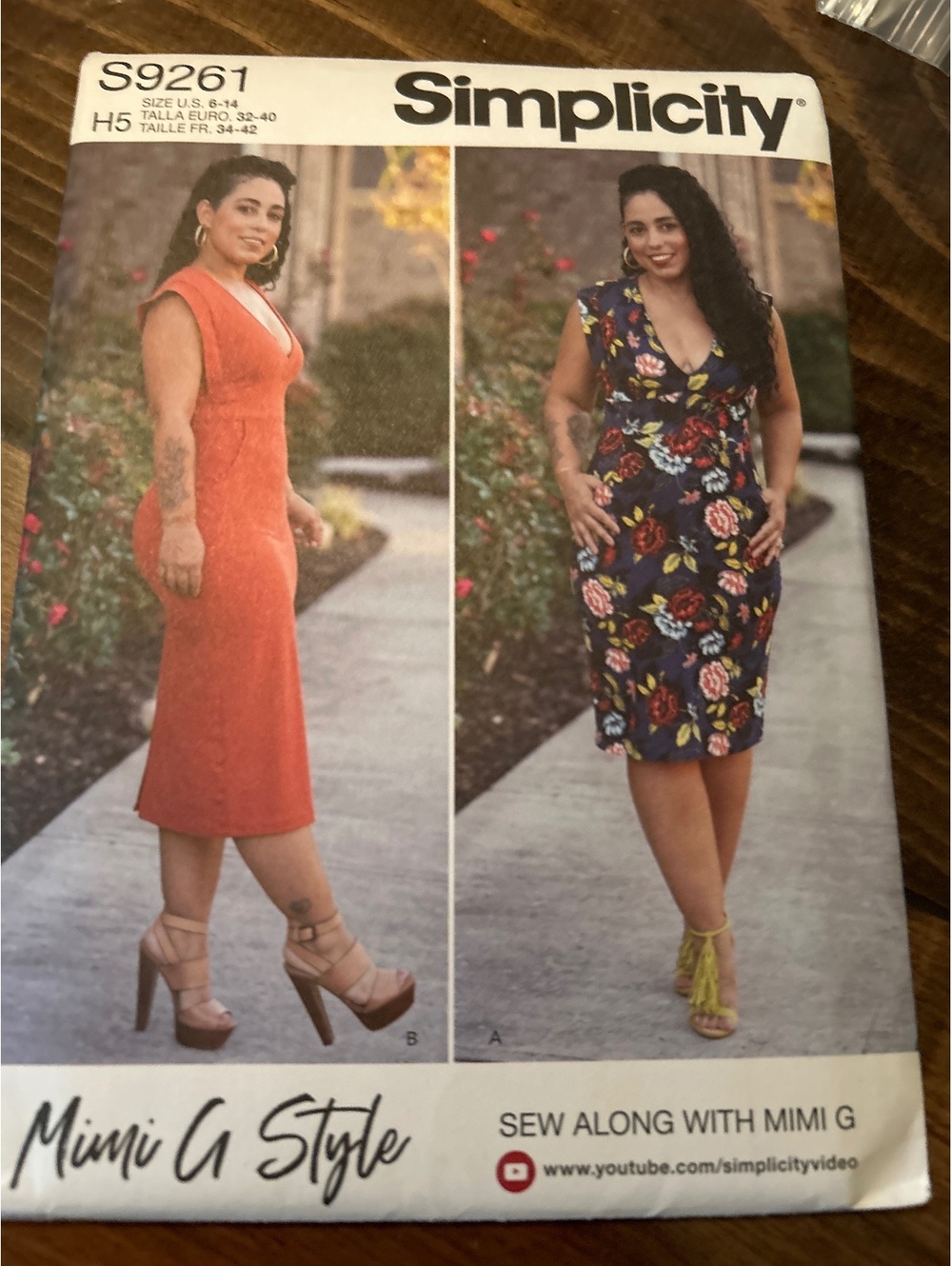 Simplicity S9261 Mimi G Style Knitted Dress Sewing Pattern